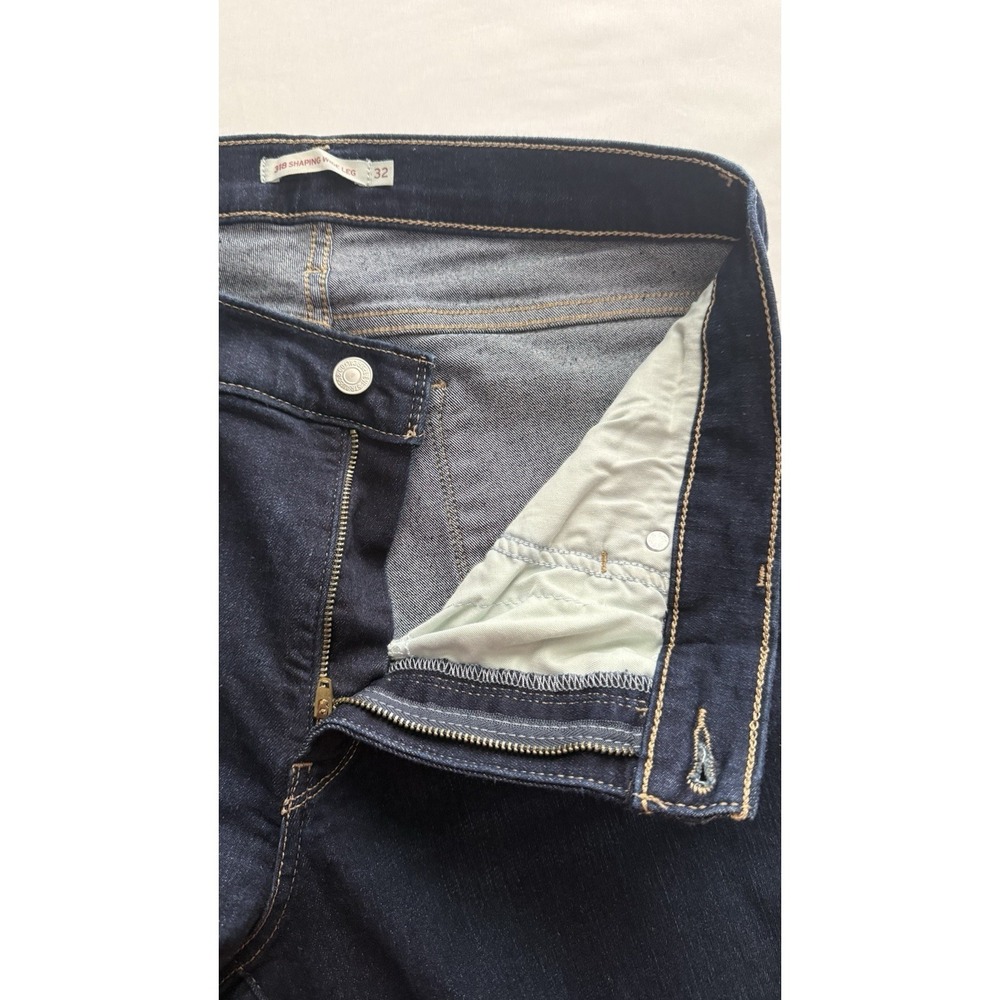 Levi's Women's Blue Jeans Size 32 Waist Wide Legs Mid Rise EUC Denim Pants - Picture 8 of 8